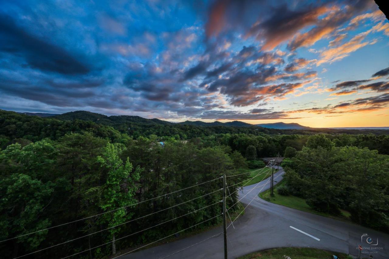 Lazy Bear Whispering Pines 111 Apartment Pigeon Forge Luaran gambar